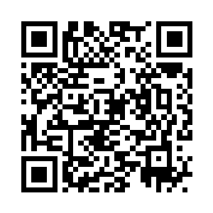 旋转的周剥皮被瞬间踢出老远的距离二维码生成