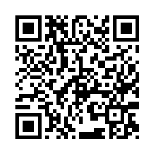 无名老者将桌子上的佳肴风卷残云一番二维码生成