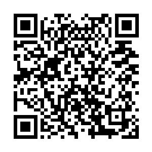 无奈旁边突然插过来另外几辆公车挡住了他的去路二维码生成