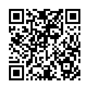 无数狗仔和记者在骚扰出来扔垃圾的摩根二维码生成