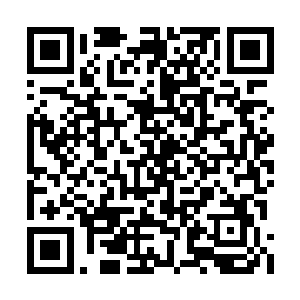 无数的军人出现在战舰的上风在能量罩的保护下二维码生成