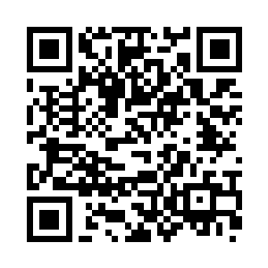 无数的蛛丝从地面中的一个洞中喷射了出来二维码生成