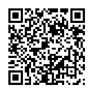 无数耀眼的空间碎片与洒在空中的深蓝色光华混杂二维码生成