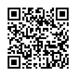 无畏和尚将手里的两桶水放到路边二维码生成