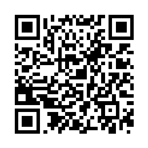 无聊的看着秦宇在那搬动其他的石块二维码生成