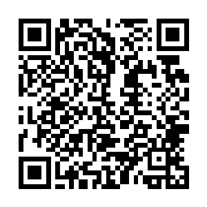 无论是这个问题本身还是她这时候的神态都显得有些神经质二维码生成