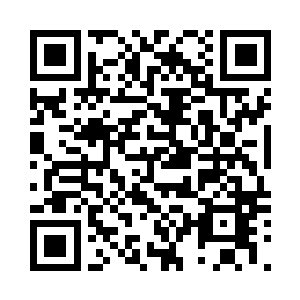 明亮的眼瞳里释放出一丝骇人的光彩二维码生成