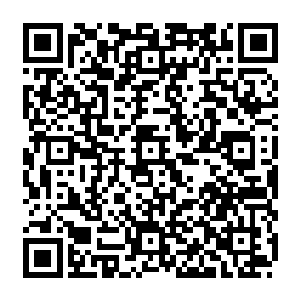 明湖文化官网正式打出横幅宣传热烈祝贺黑客帝国全球同步上映首日票房过一亿美元二维码生成