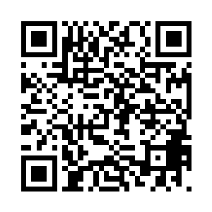 昏暗的天际突然染上一片醒目的橙黄二维码生成