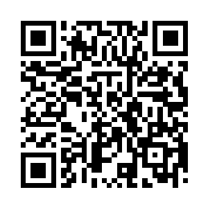 昏黄的路灯在黑得彻底的天际显得特别的孤独二维码生成