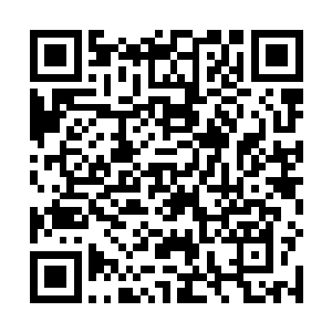 星空中凭空出现的一片战争堡垒就出现在我的视线之中二维码生成