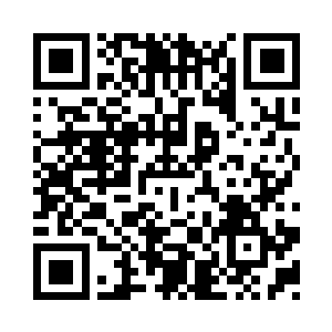 春三十娘一下子便被严伟给拽了出来二维码生成