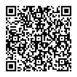 昨天耗尽了体力和精力的凌菲昏睡了一个晚上之后终于在快中午的时候慢慢的睁开眼睛二维码生成