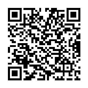 是因为他们认清了朝着他们走来的这位年轻男子的身份二维码生成