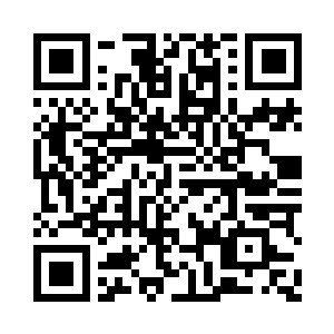 是站在大轿左侧的一名身披大红袍的长须老者二维码生成