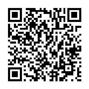 是那个她迷恋如斯却对她不屑一顾的铁石心肠的狠心男人二维码生成