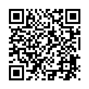 显然他也觉着自己的二弟实在是长得太过精致二维码生成