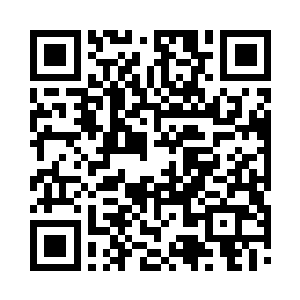 晏西晏北陪着洛天祈在房间里打了会儿扑克牌二维码生成