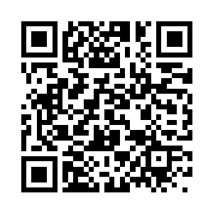 普遍采用的即是滚翻式跳伞着陆姿势二维码生成