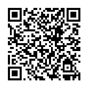 曙光女神侦察机的机长驾驶着飞机冲向预订的会合地点二维码生成