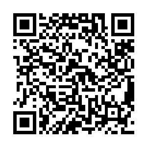 更何况他身边还有两个默不作声看上去却很是难缠的人物二维码生成