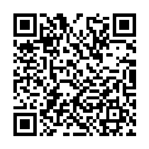更何况我还看到了他两个得力的助手就在他的身边二维码生成