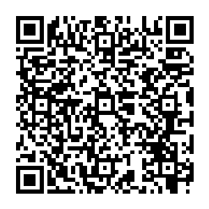 更别说他身边有个阿虎这样的大师级高手贴身保护了……可偏偏这样骄横无比的魁明宇二维码生成