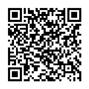 更在云逸的身边安排了一个这样妖孽强大的黑衣女子二维码生成