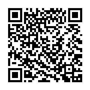 更多的人则是将摄像头的镜头对准他或者把录音笔放在他的面前二维码生成
