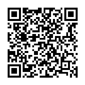 更能感觉出身边这位风韵犹存的组织部长身上散发出的二维码生成