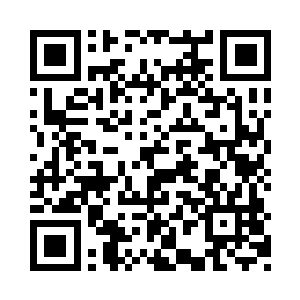 更让这位美女执事在妩媚之余多了一丝飒爽二维码生成