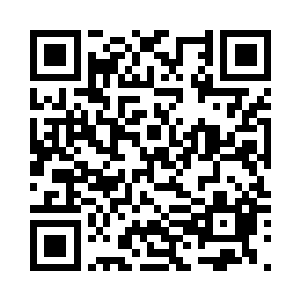 曾氏跟纪怀信两个一前一后的张罗着二维码生成