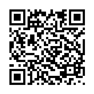 曾经有很多游客不顾朝拜者的阻拦二维码生成