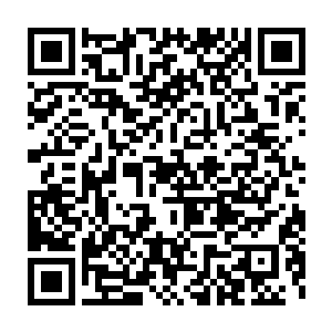 最先来到运河县人民医院的是欧阳志远的父亲欧阳宁静和圣手朱文才二维码生成