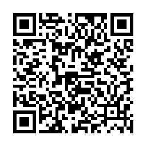 最后只能保持那个姿势愣在那里足足站了一分多钟……二维码生成