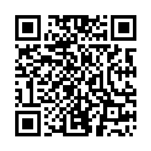 最后在山腰一丛荒草中找到一扇铁门二维码生成