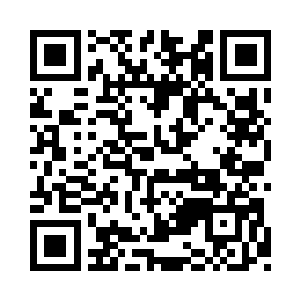 最后在这地皮前面立起来了一座高高的木牌二维码生成