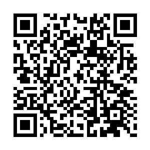 最后把香插到了正对着宗祠大殿门口的铜鼎之中二维码生成