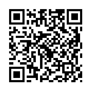 最大的辨别就是身上的天荒地宫外宫制式长袍二维码生成