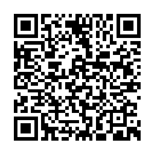 最深处盘膝坐着的一个黑衣男子猛然睁开了眼睛二维码生成