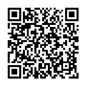最终挑了一支最精致奢华的景福长绵簪别在鬓边二维码生成