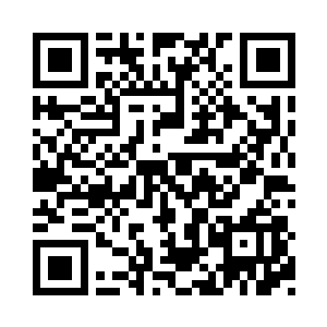 最醒目的是他下巴上浓密的一副红色大胡子二维码生成