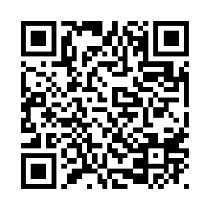 月兮也跟着下马跟随在冷寒烟身边二维码生成