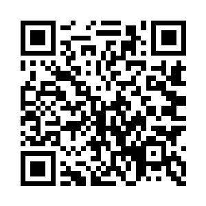 有一个正在收拾餐桌的五十多岁的女服务员二维码生成