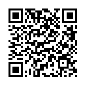 有一具身披宝甲的无头身躯从断颈处喷出热血二维码生成
