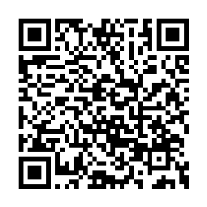 有些人却还未赶到就被战车上的弓弩手射翻落马二维码生成