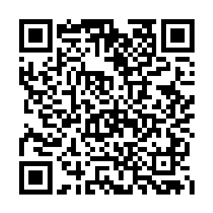 有些混蛋男人色迷迷的眼神都快粘在我们后背了二维码生成