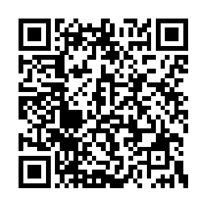 有些羞恼地在吴虎臣的屁股上使劲地打了几巴掌二维码生成