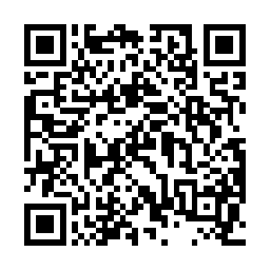 有心的老板还会将人们最关心的新闻翻出来放在最上面二维码生成