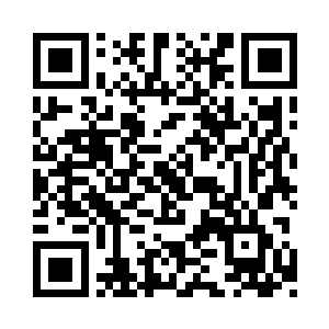 有时候他在台上被人单拎出来骂一顿打一顿二维码生成